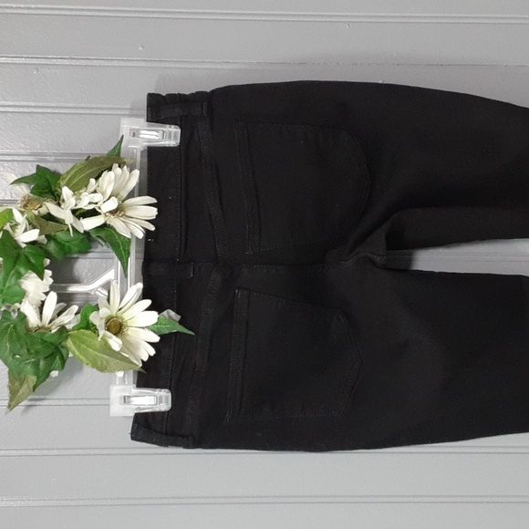 Universal Thread Mid Rise Curvy Skinny Jeans - Picture 3 of 13